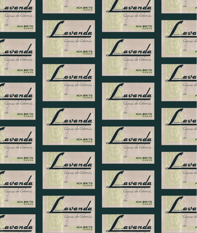 A patterned wallpaper featuring repeating vintage labels for "Lavanda," with elegant script and decorative borders in soft colors.